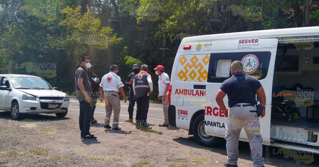 Particular se sale del camino