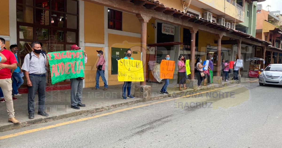 ¡Protestan contra el Gobierno del Estado!