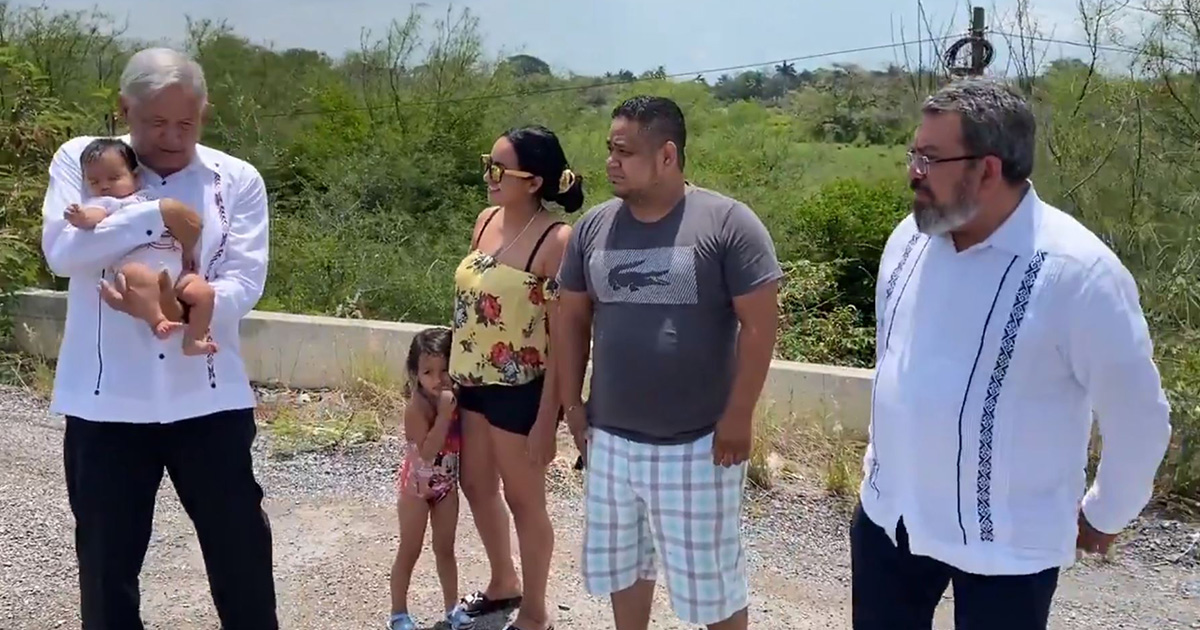 Concluye AMLO supervisión de caminos en Veracruz