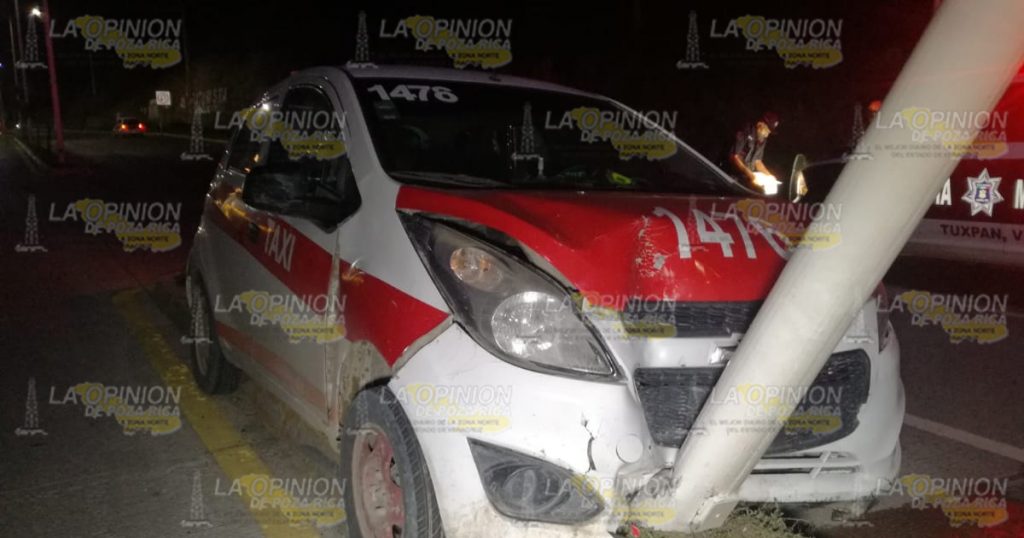 ¡Estrella taxi con un poste!