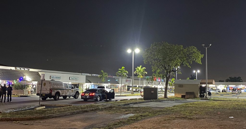 Tiroteo en Miami deja 2 muertos y 20 heridos