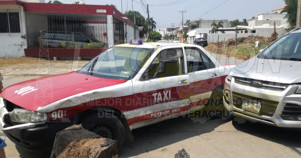 No hace alto total y choca