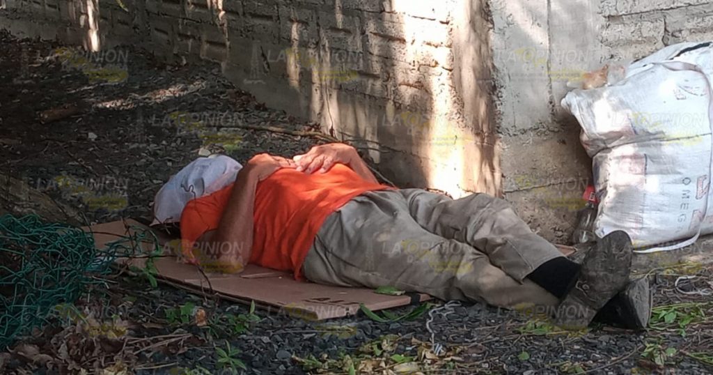 Anciano está en situación abandono, fue dejado en templo evangélico