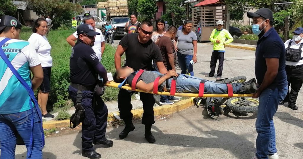 Accidente deja un herido en zona centro de Cazones