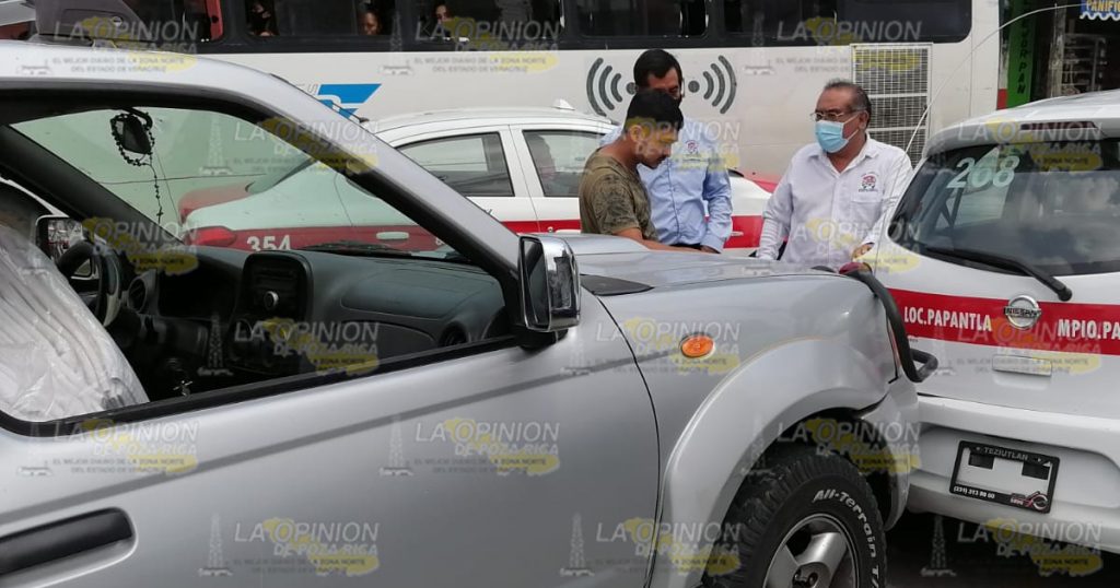 No hace alto y choca por alcance