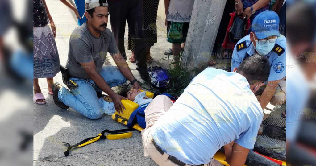 Taxi derriba a motociclista