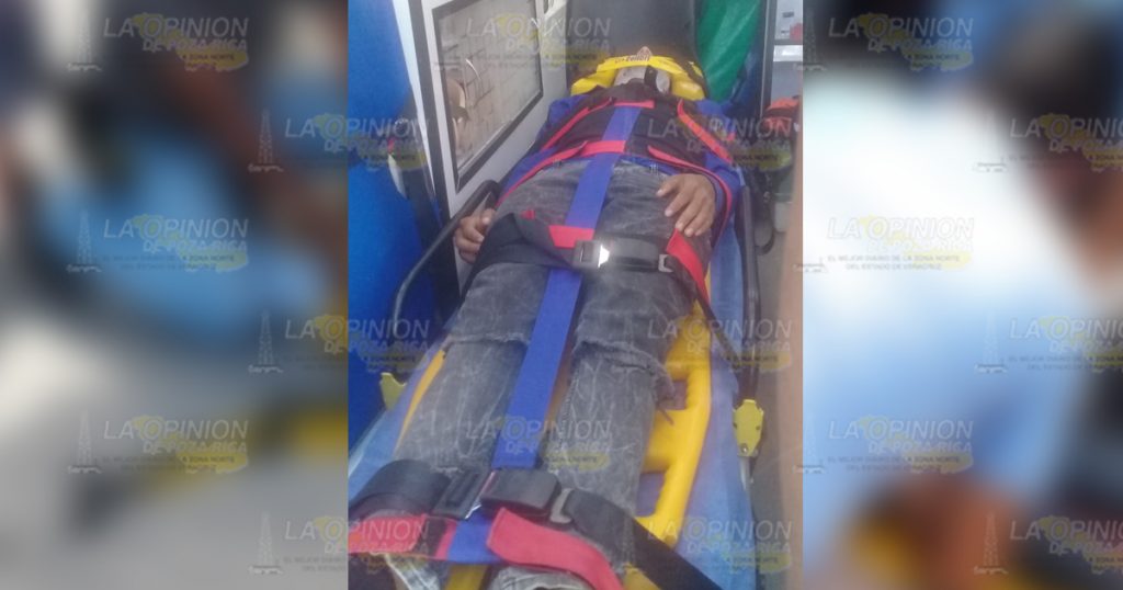 Taxi derriba a motociclista