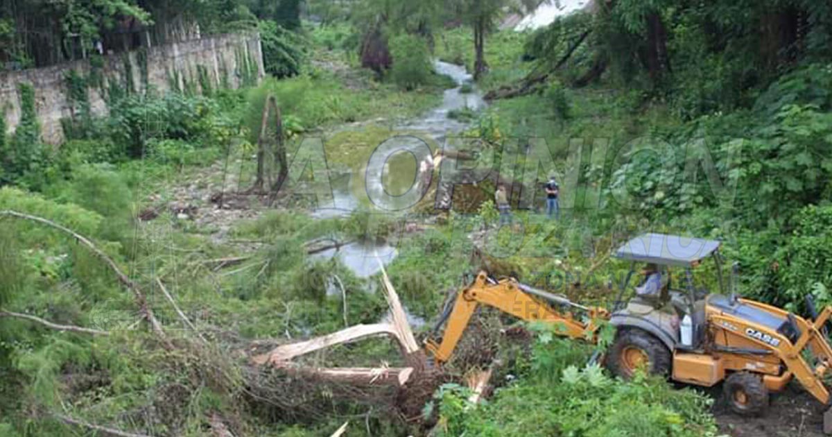 Desazolvan el río Tecoluco