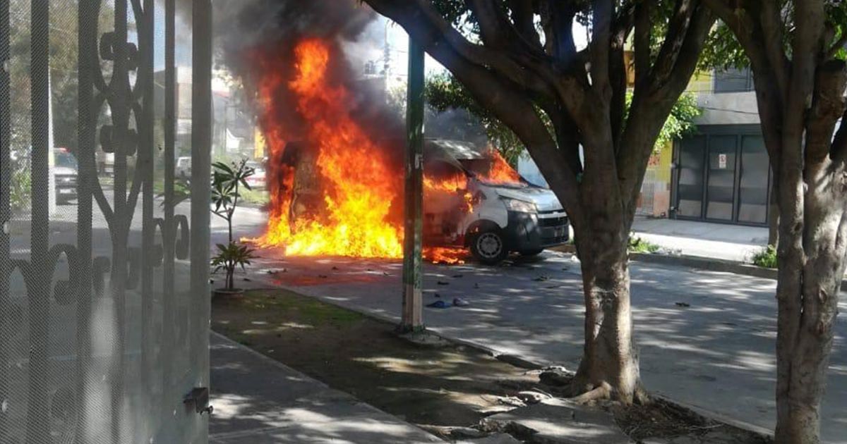 Asalto a camioneta de valores deja 5 heridos en Guadalajara
