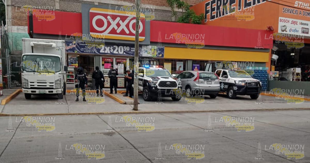 Ladrones visitan tienda OXXO