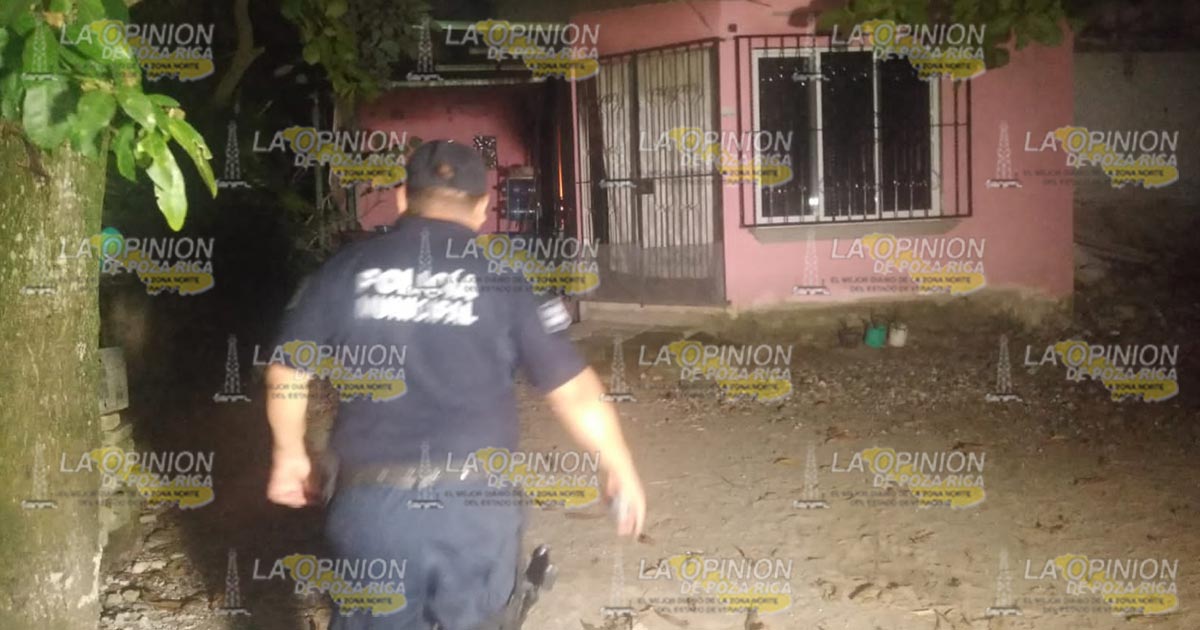 Le prenden fuego dentro de su casa