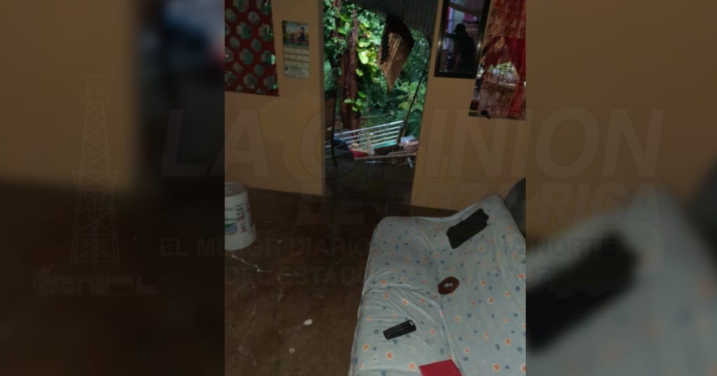 Se derrumba parte de una vivienda