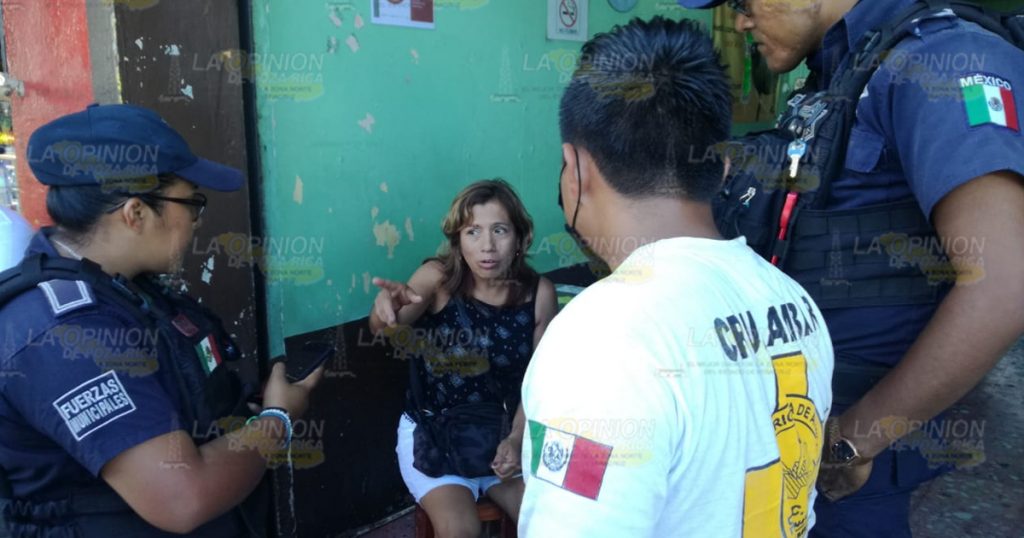 Sufre caída en un autobús