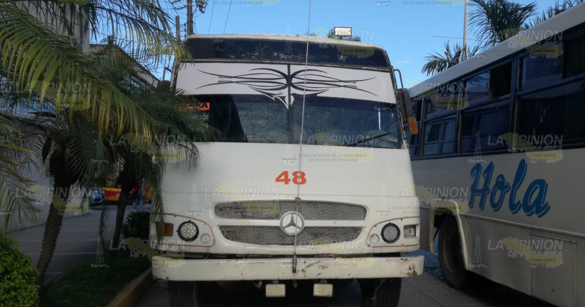 Sufre caída en un autobús