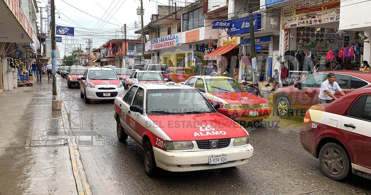 Taxistas añoran regreso a clases presencial