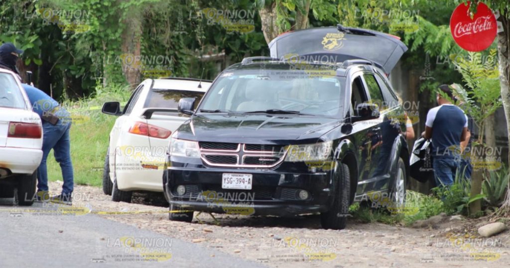 Sicarios balean un auto y matan a dos