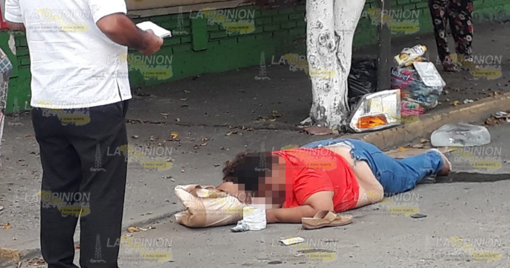 Vuelca camioneta en accidente