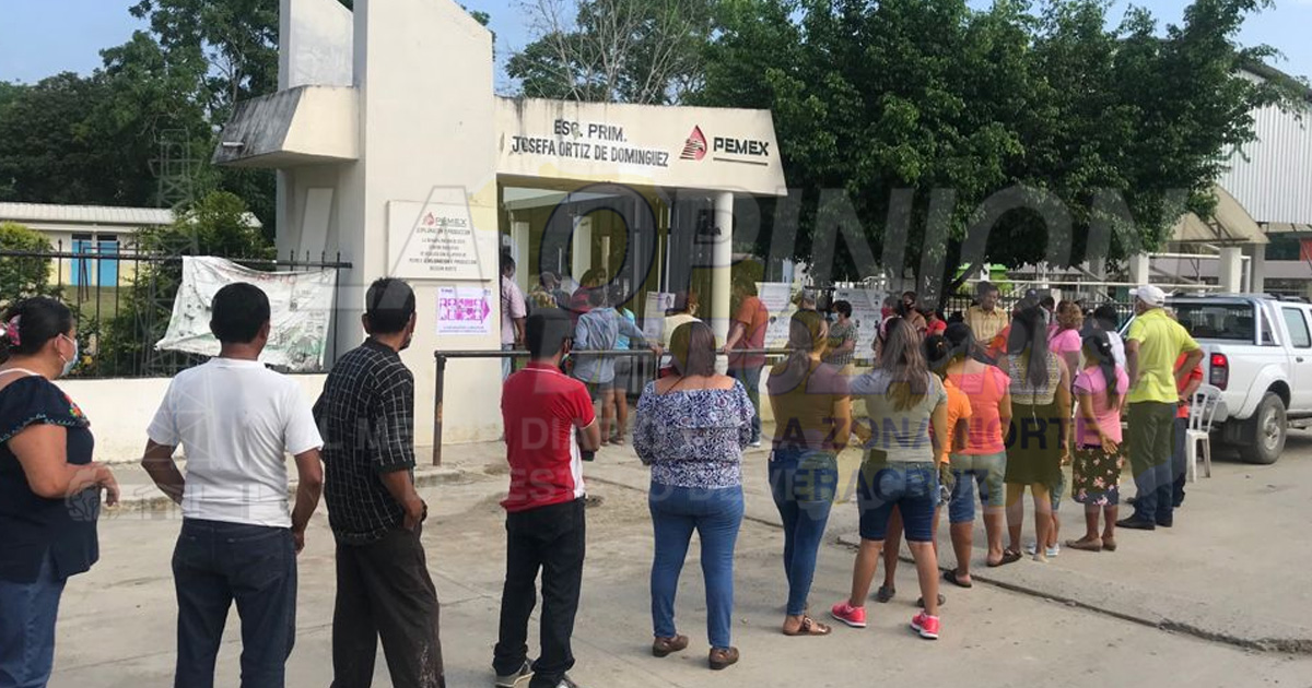 Alta afluencia de votantes en Castillo de Teayo