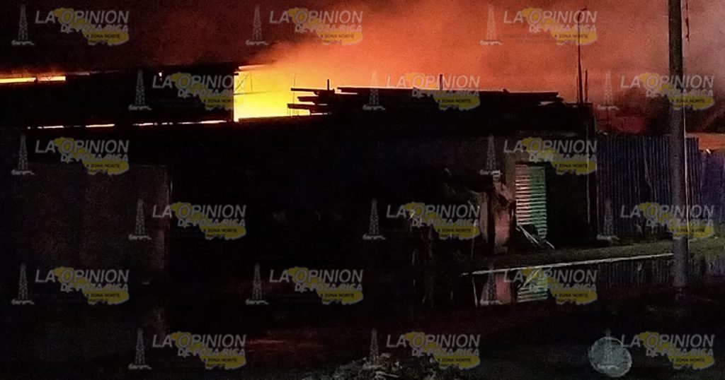 Arde chatarrera y un tráiler