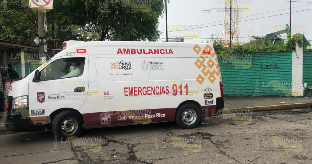 Adulto mayor se lesiona al caer en la vía pública en Poza Rica