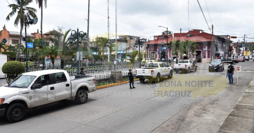 Alcaldesa recibe a grupo operativo de la UECS quienes andarán activos en Tlapacoyan