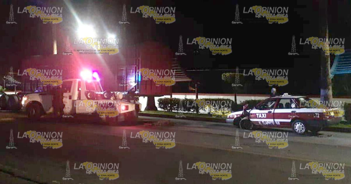 Aparatoso choque deja solo daños materiales