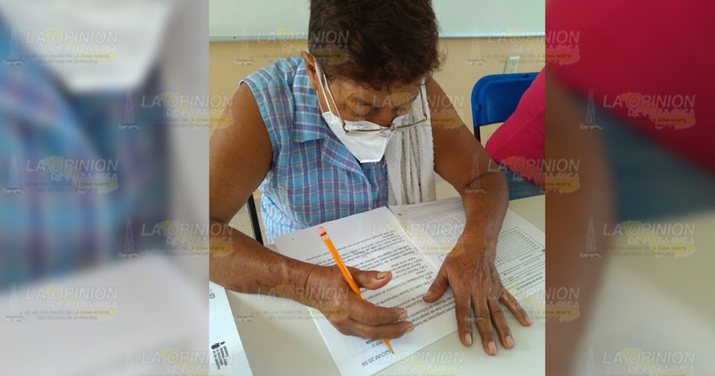 Aprovechan ciudadanos jornadas de aplicación y acreditación del IVEA