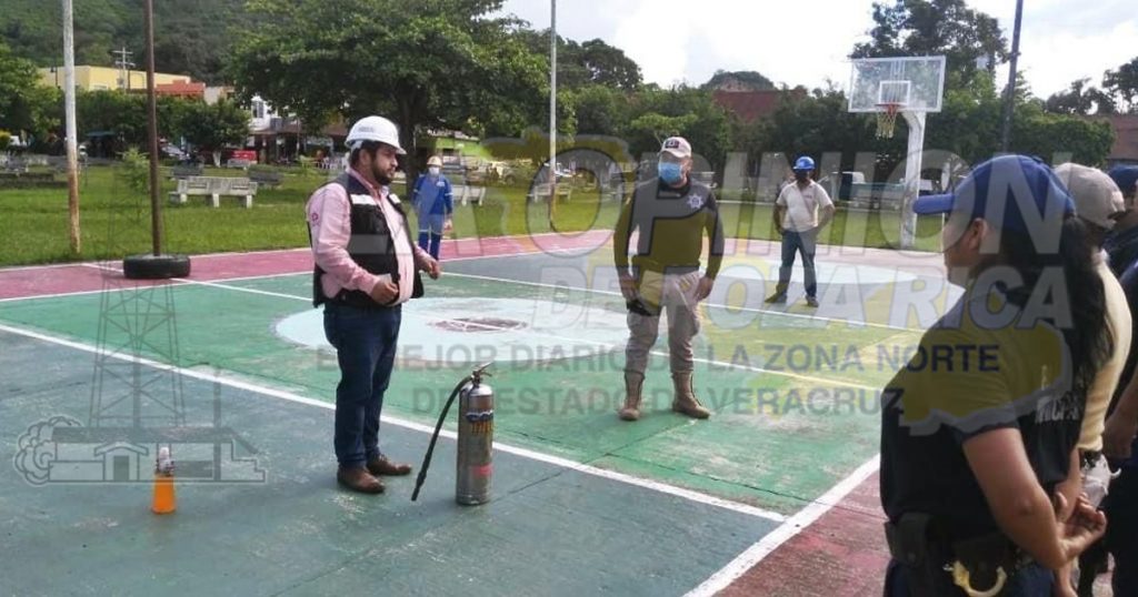 Capacitan a policías en el manejo de extintores
