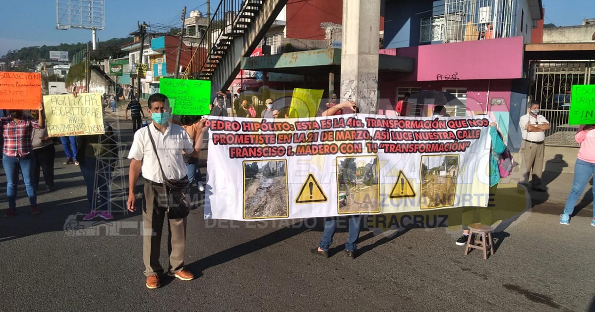 Con “mini-bloqueo”, colonos xalapeños reclaman obras