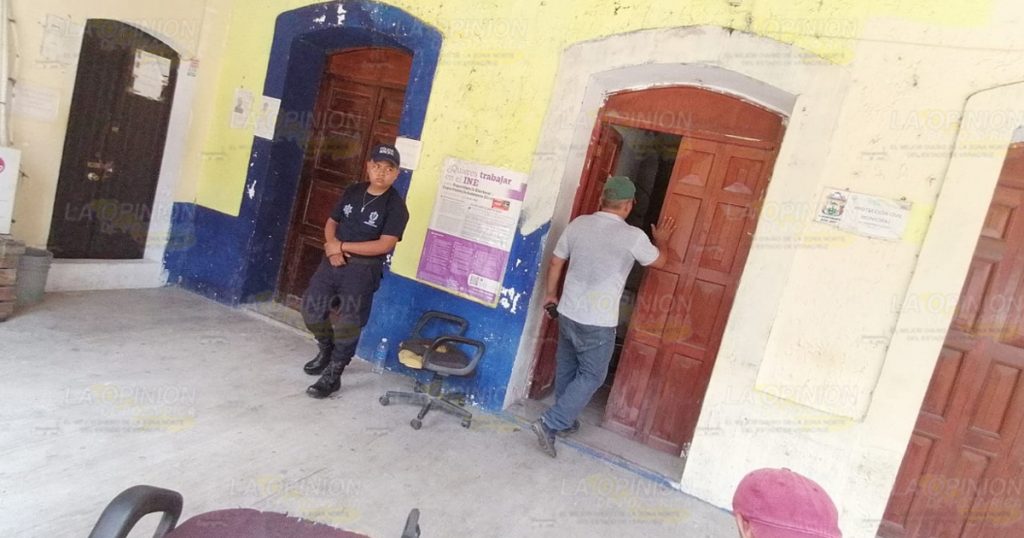 Corren al director de Protección Civil