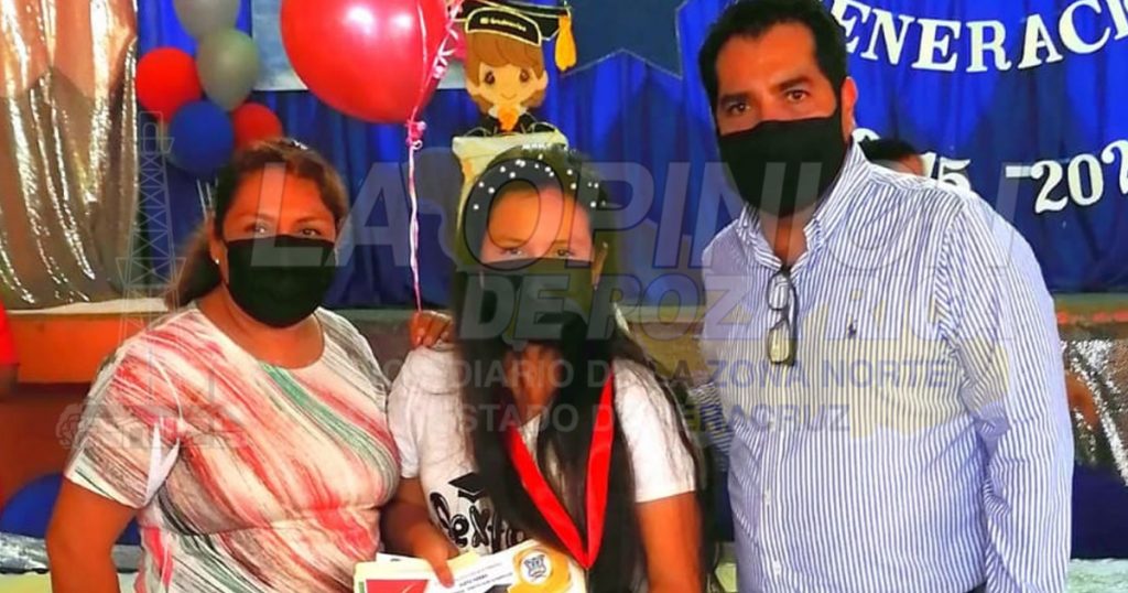 Encabeza alcalde de Naranjos graduación en primaria “Justo Sierra”