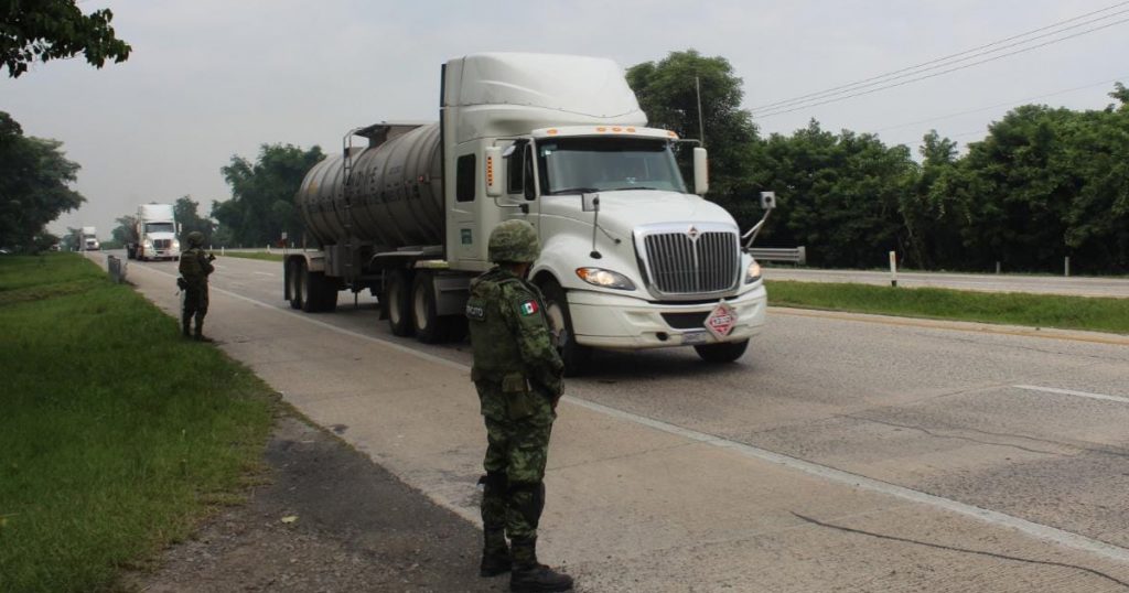 Escolta Ejército transporte de combustibles