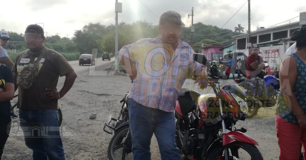 Herido al chocar con un automóvil