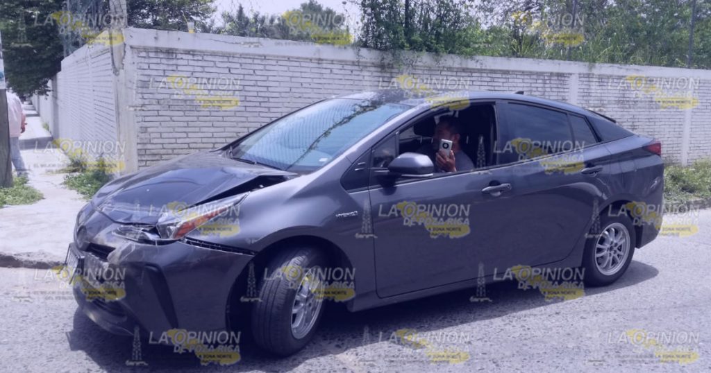 Choca con un camión de Limpia Pública