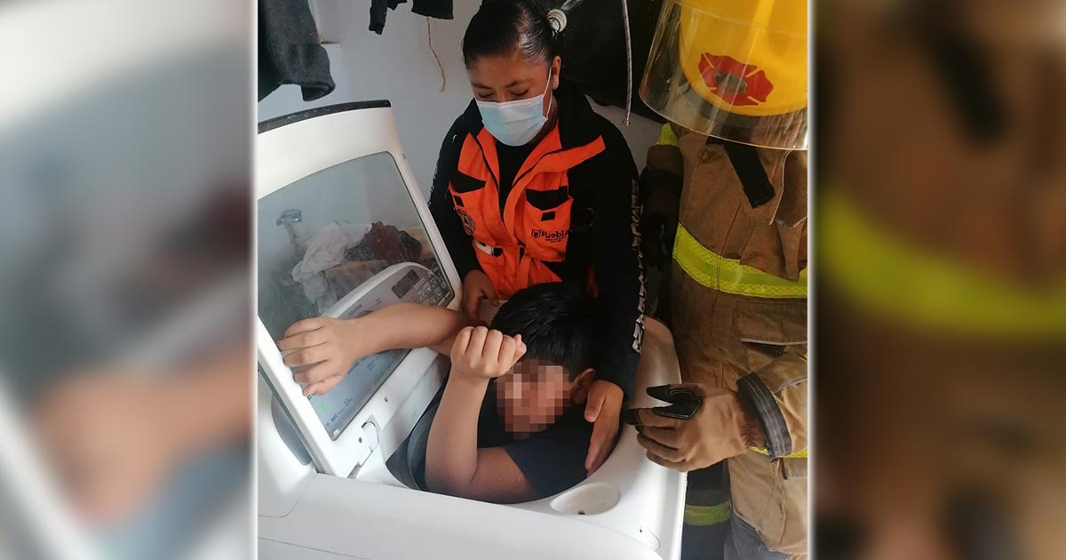 Niño queda atrapado en una lavadora en Puebla