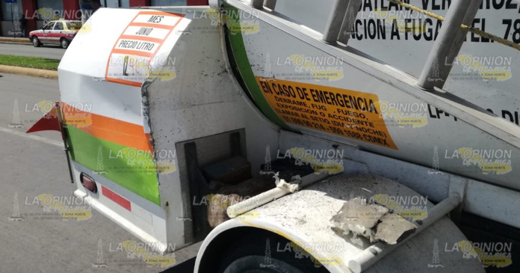 Pipa choca con un autobús