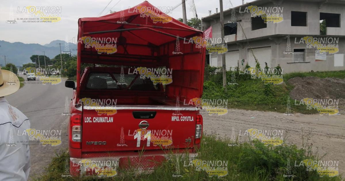 Por querer ganar el paso chocó