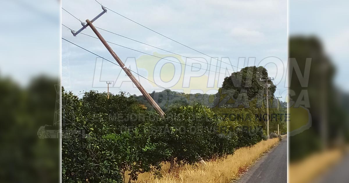 Poste de CFE un riesgo en la Concepción