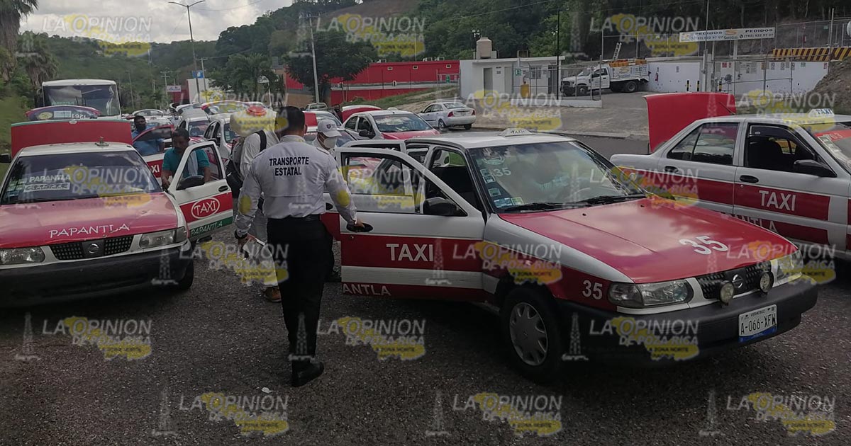 Sanitizan unidades del servicio público