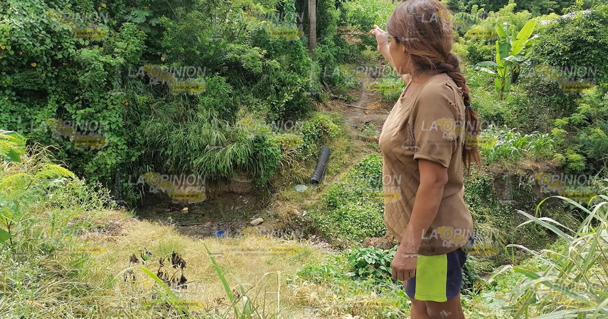 Socavón podría desaparecer una calle