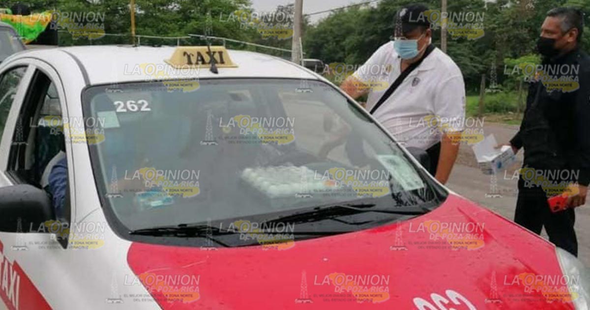 Toman medidas contra COVID-19 en transporte público de Pánuco