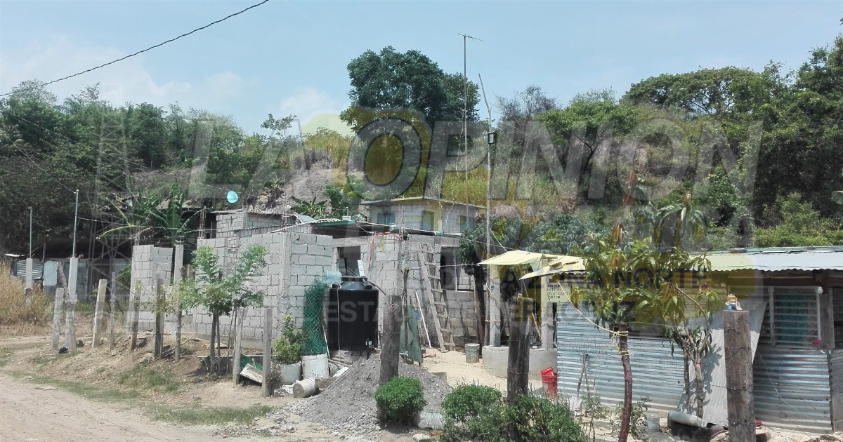 Viven en pobreza y sin electricidad, familias de 17 sectores suburbanos