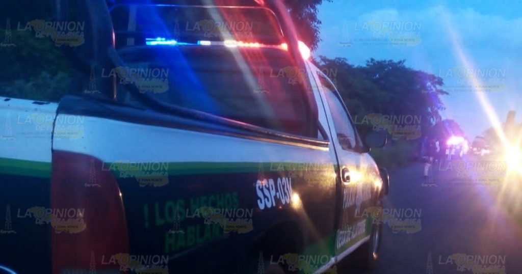 Vuelca autobús de pasajeros