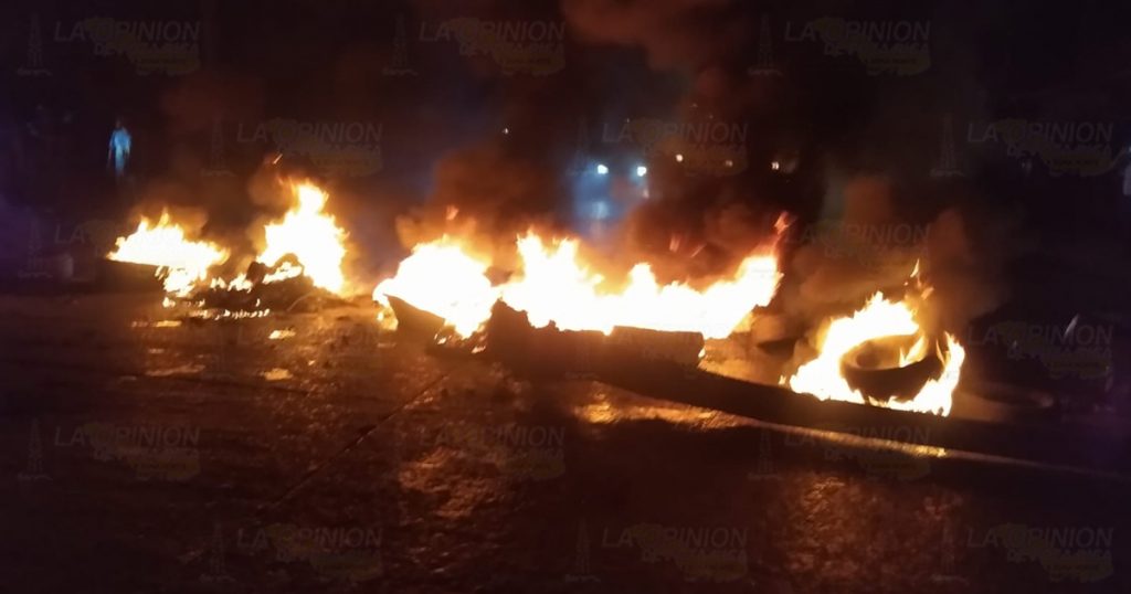 Arde la avenida 20 de Noviembre