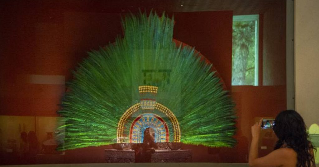 ¿Qué es la "pensión Moctezuma" y cómo es que ayuda a rastrear a los herederos del tlatoani?