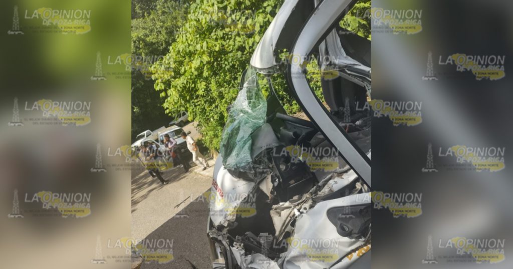 Colisionan unidades del gobierno; médico herido