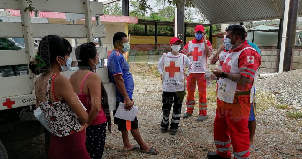 Entregó despensas la Cruz Roja Mexicana en Coatzintla