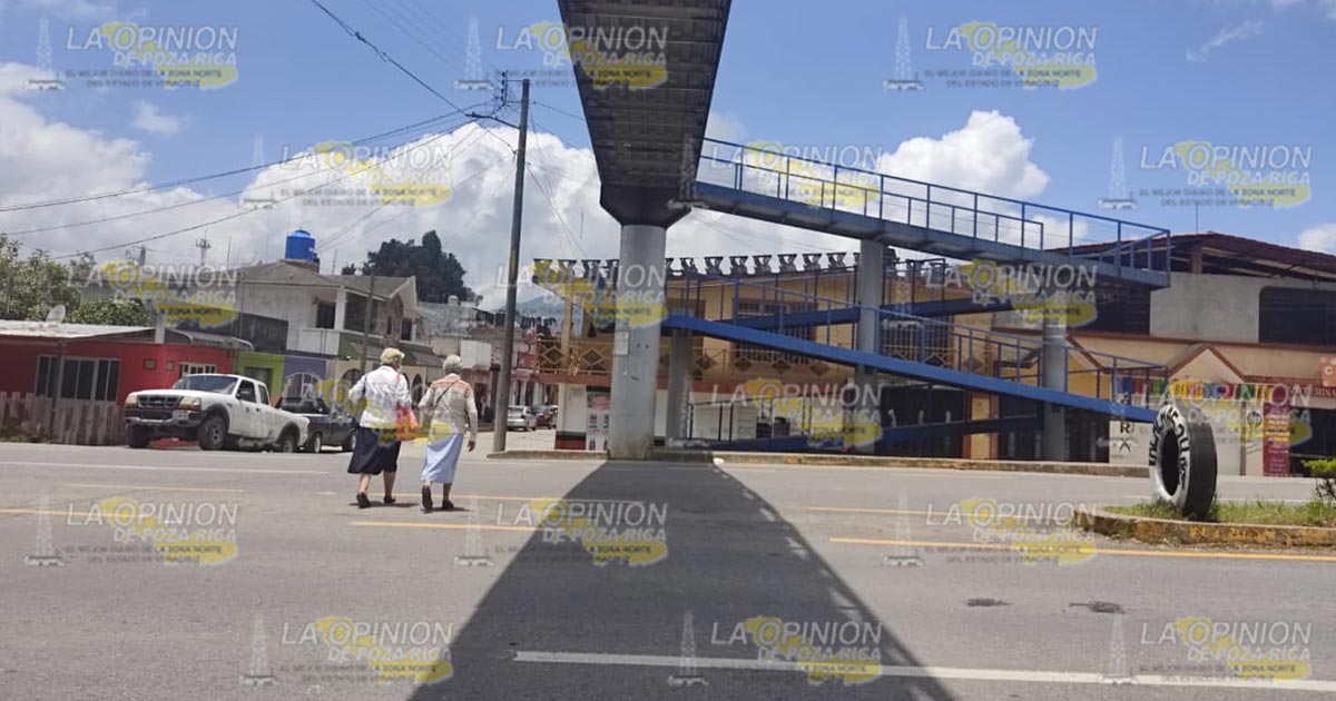 De adornos los puentes patronales