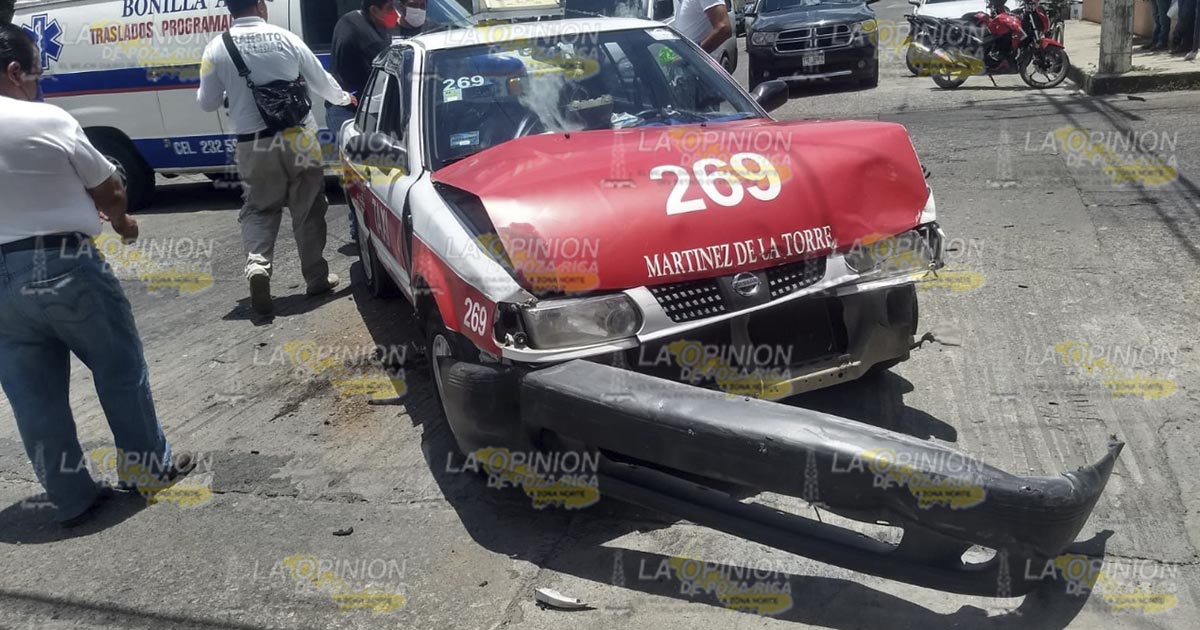 Dos mujeres heridas en fuerte choque