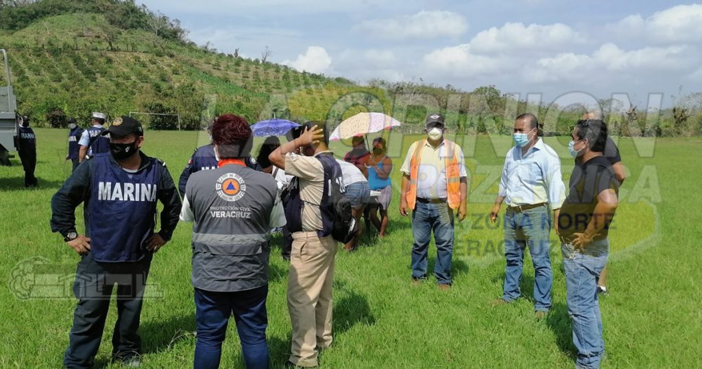 Entrega Armada de México ayuda humanitaria en Cazones